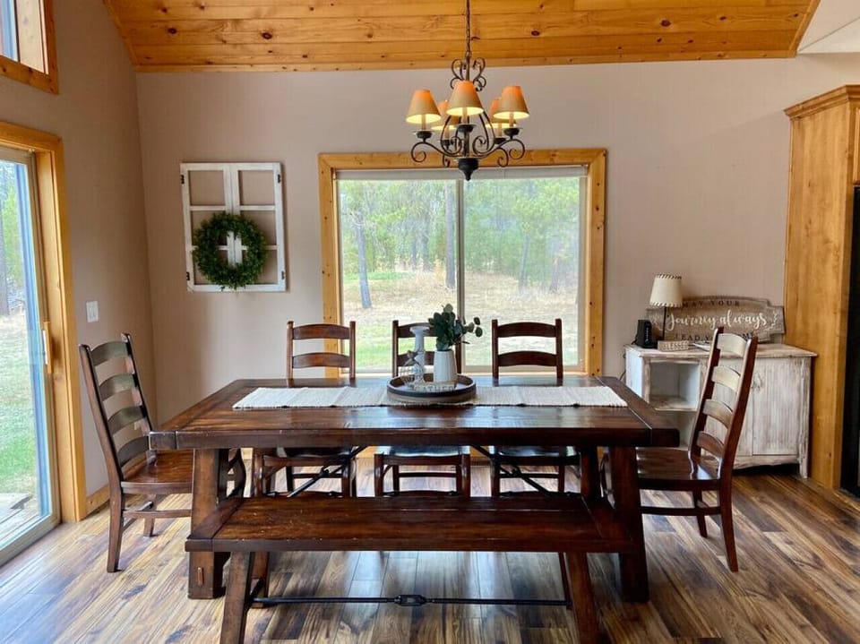 Dining for 8