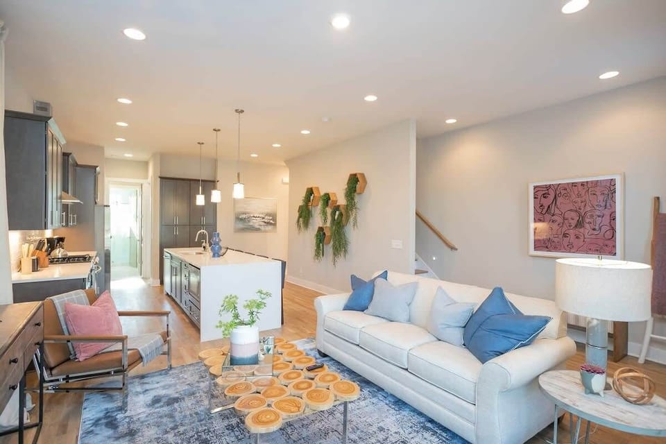 2ND LEVEL: Living Room with Smart TV and Sleeper Sofa