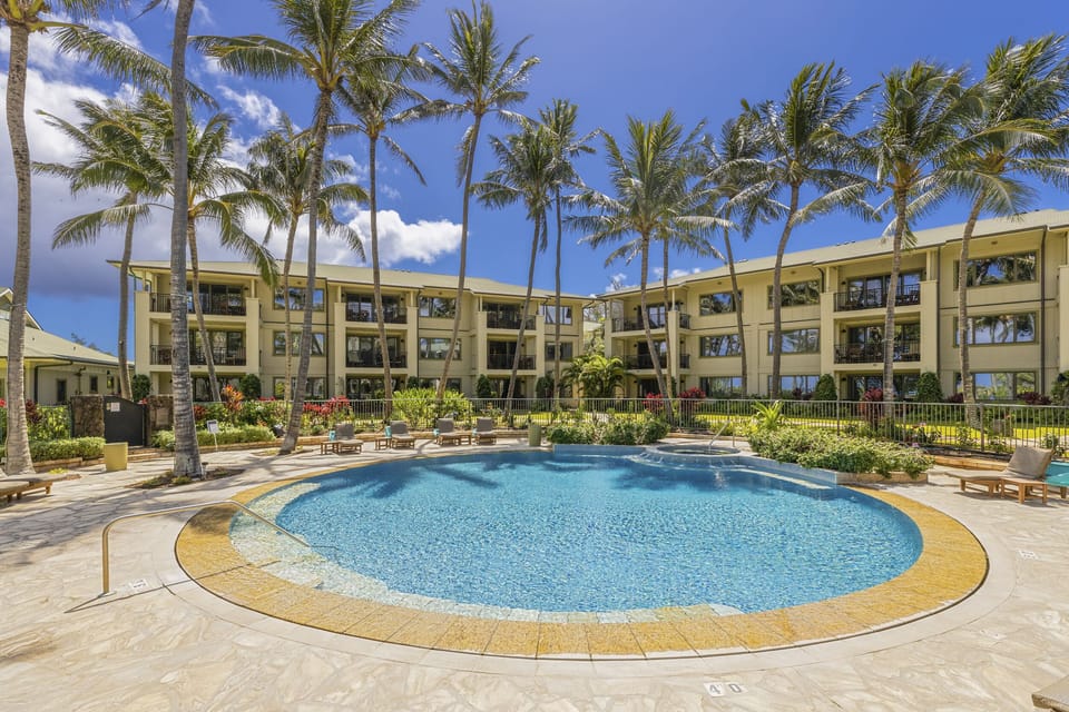 Relax in this beautiful tropical getaway!