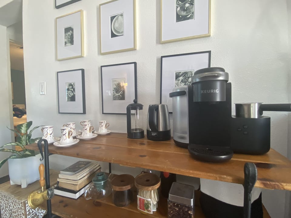 Coffee and tea bar