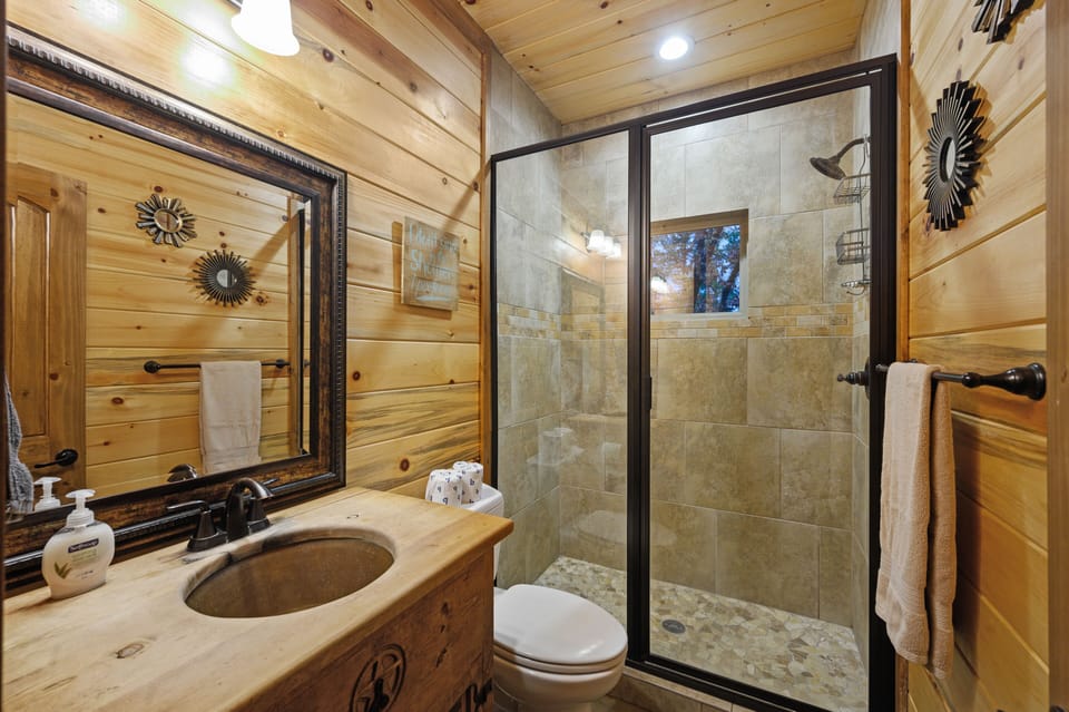 1st Floor Bathroom