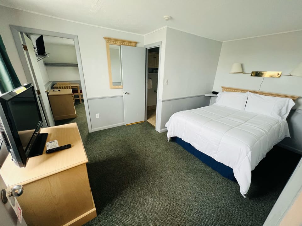 Standard Double Room, 2 Bedrooms | Bathroom | Combined shower/tub, hair dryer, towels, soap