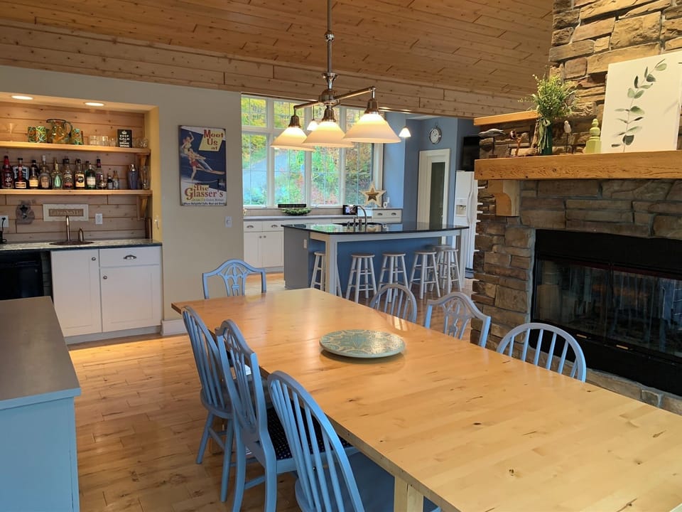 Dining table holds 10 plus a toddler seat.