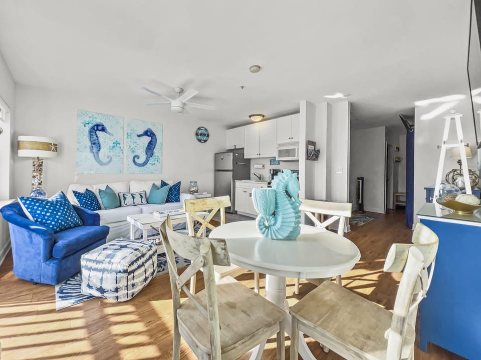 Golden on 30A | Living & Dining Area