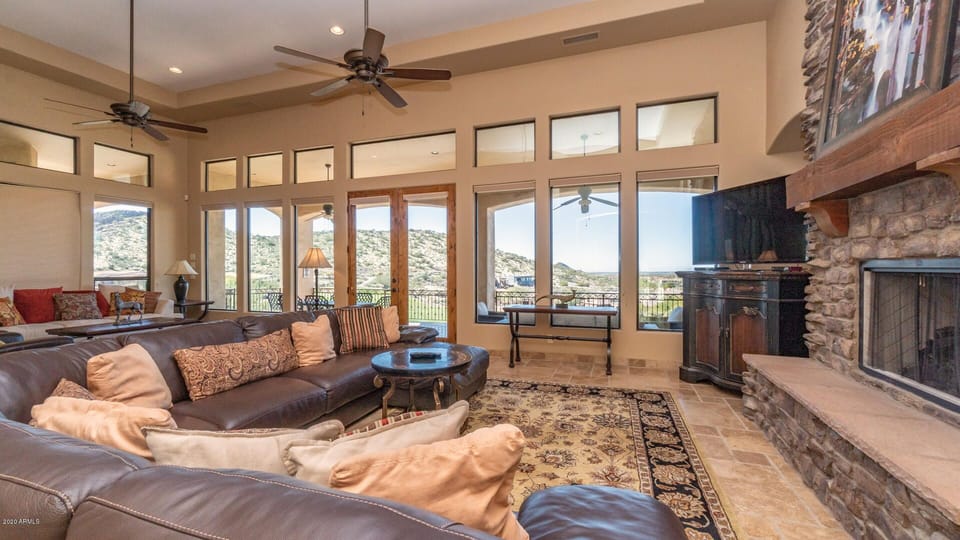 Living Room with 55" TV