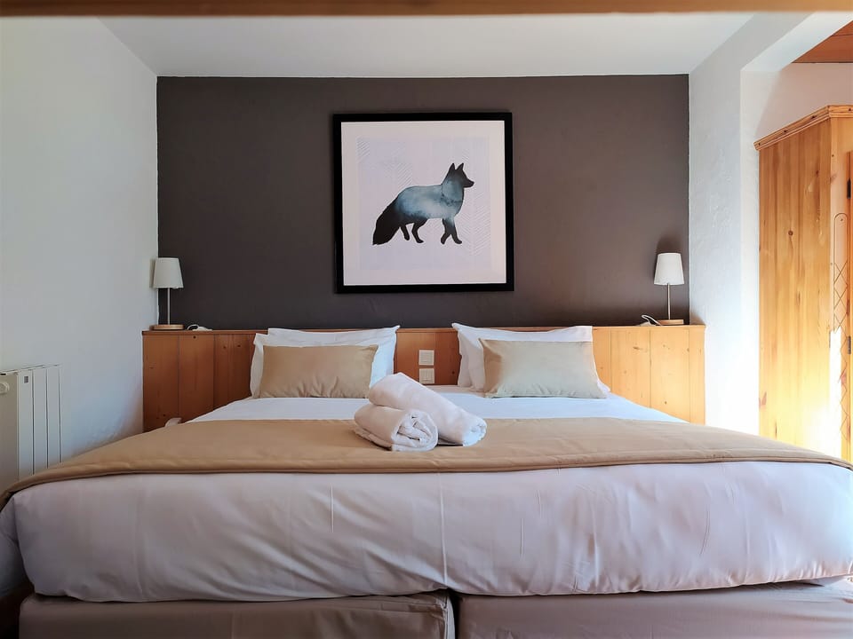 Family Room | Hypo-allergenic bedding, in-room safe, individually furnished, desk