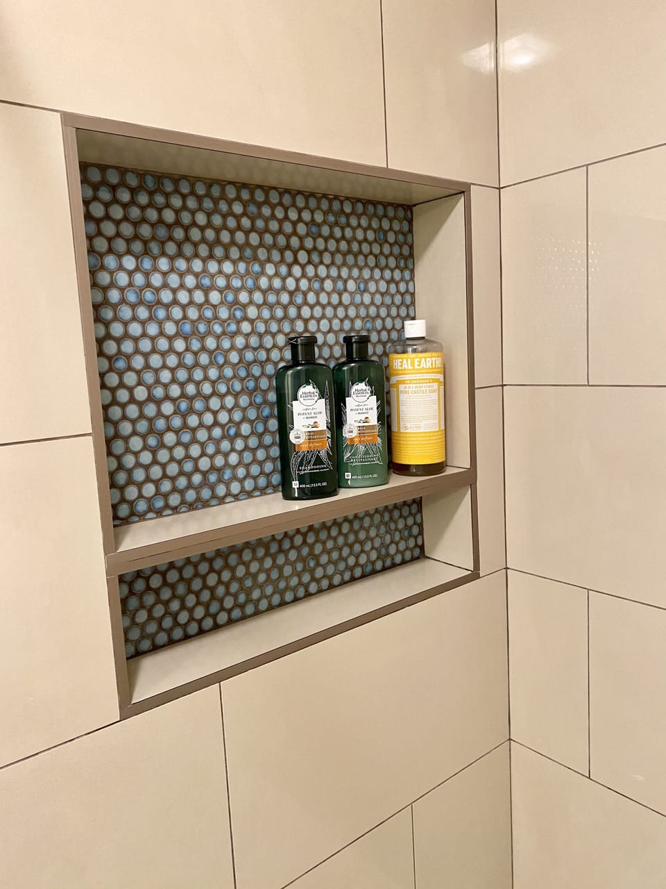 Bathroom supplied with shampoo and conditioner and body wash.