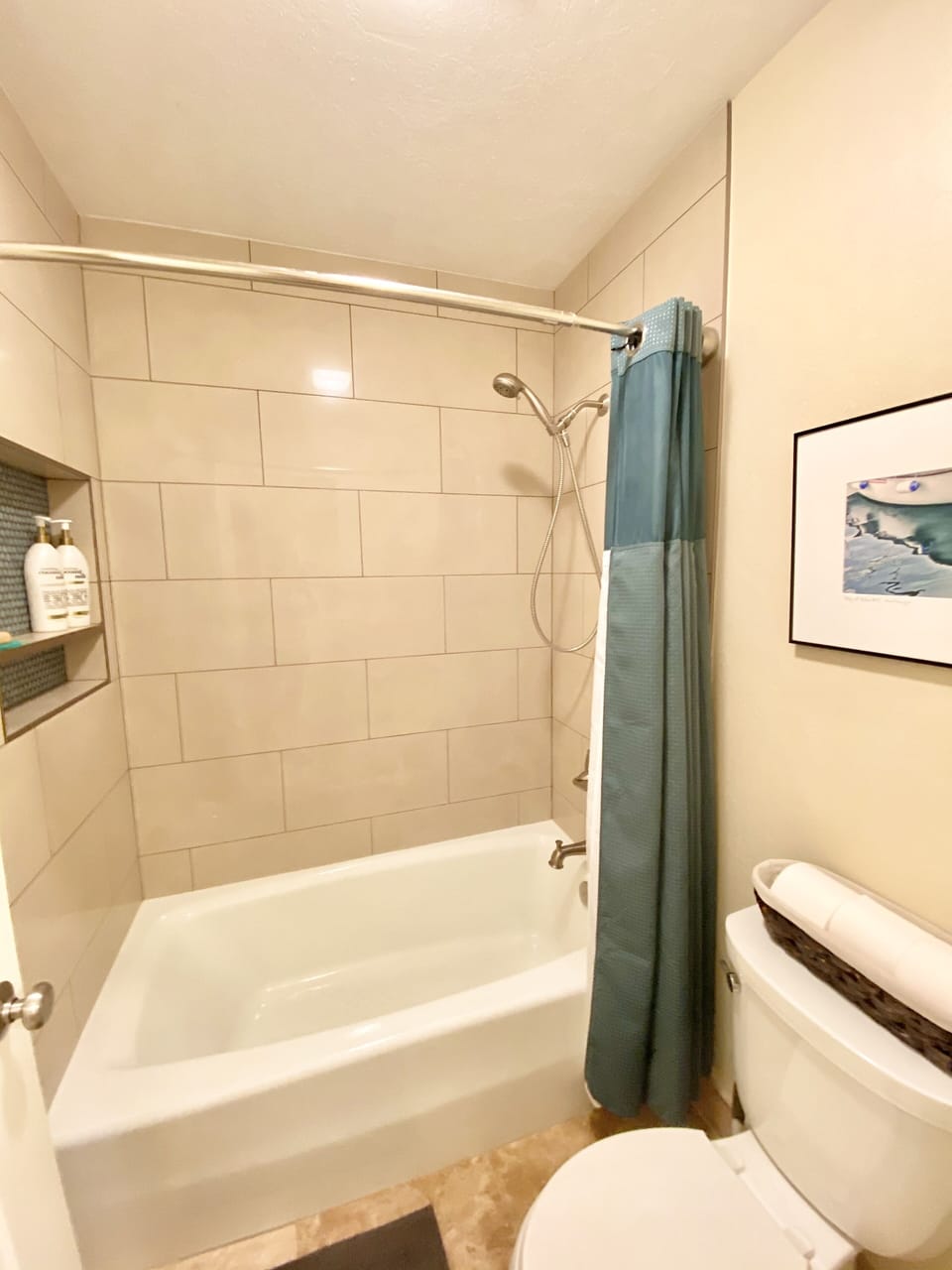 Shower/tub combo off the den