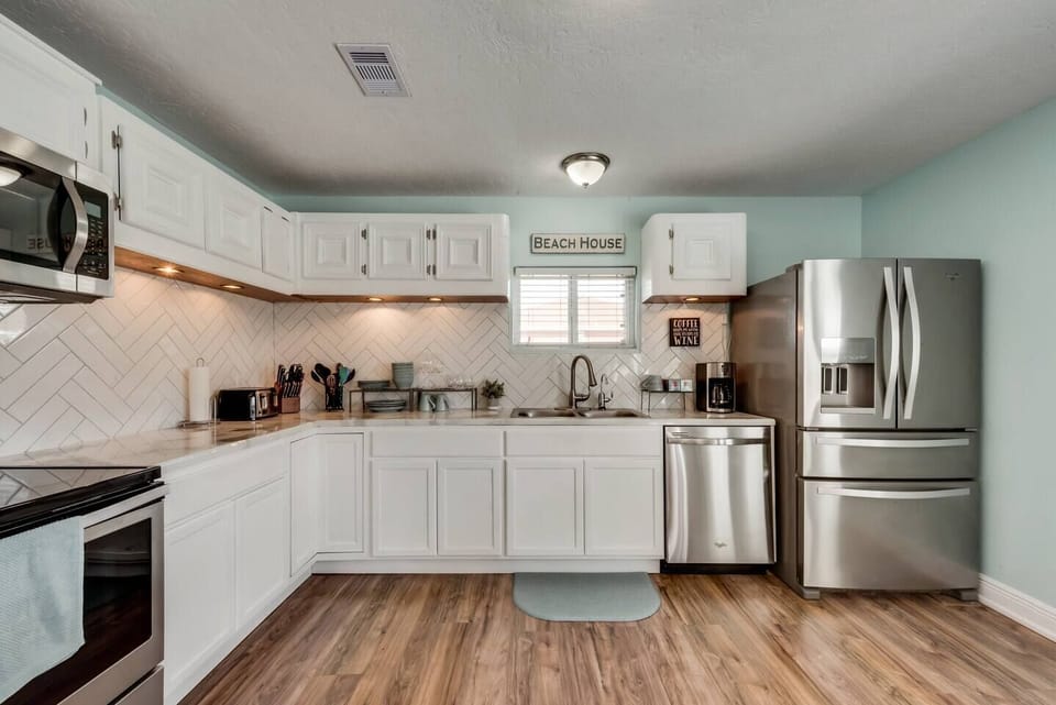Lots of cupboard and counter space