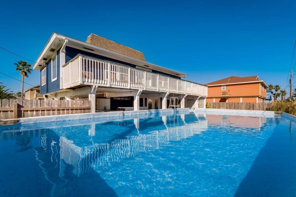Cool off from the hot Texas heat in the private 32ft X 16ft X 4.5ft pool