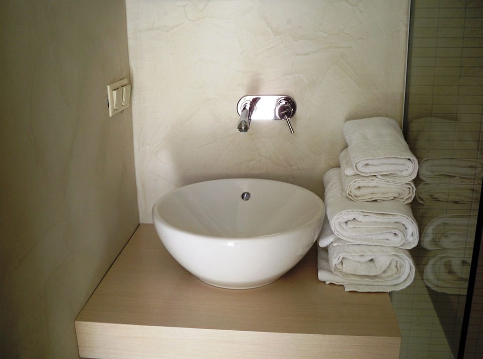 Bathroom sink