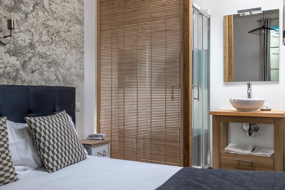 Standard Double Room | Individually decorated, desk, blackout drapes, free WiFi