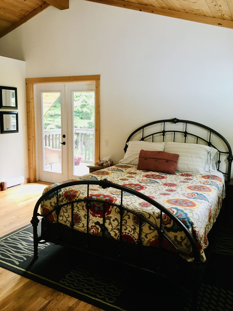 Loft Bedroom w/ en-suite and balcony 