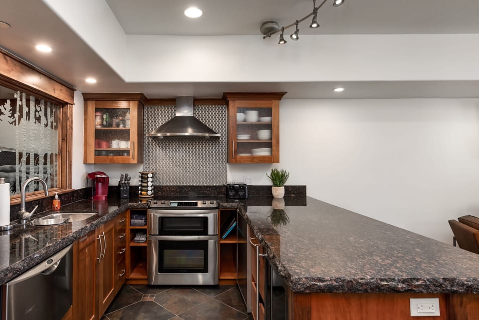 Full kitchen that is ready to use