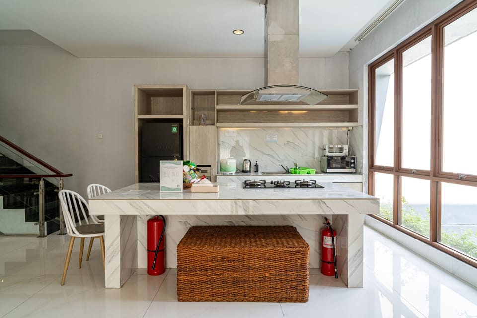 Family Villa, 7 Bedrooms | Private kitchen | Fridge, microwave, stovetop, electric kettle
