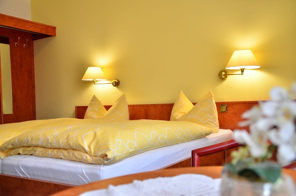 Double Room | In-room safe, desk, blackout drapes, free WiFi