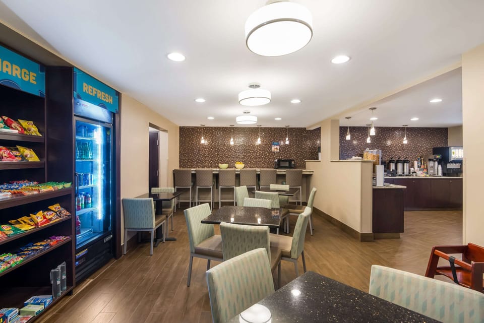 Clarion Pointe Downtown Hotel in Syracuse
