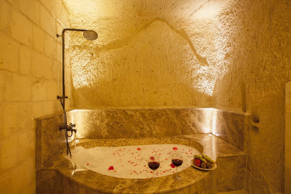 Prime Room | Bathroom | Eco-friendly toiletries, hair dryer, bathrobes, slippers