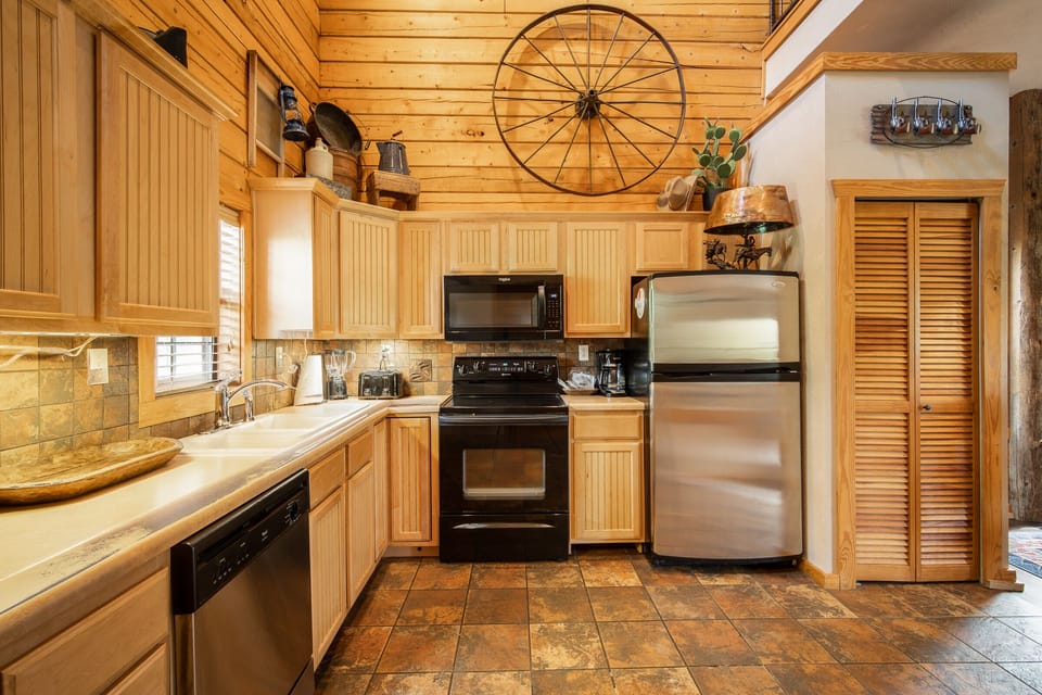 Full Kitchen with Major Appliances
