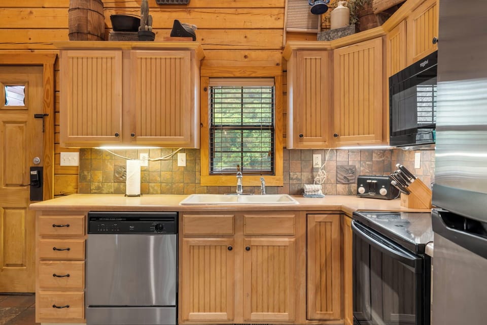 Full Kitchen with Major Appliances