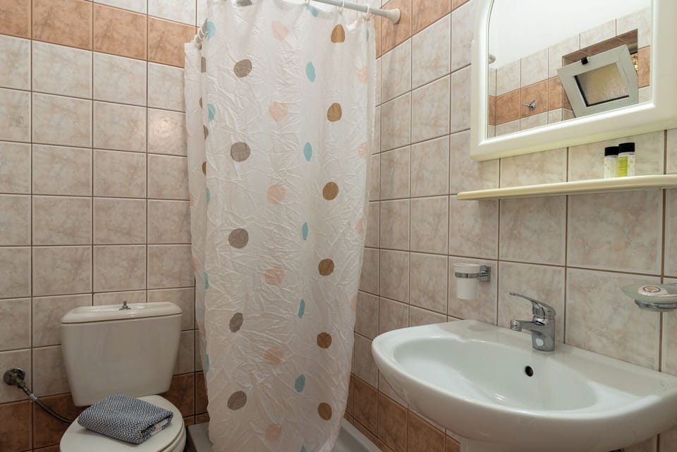 Elpis Studios And Apartments Apartment hotel in Crete Region
