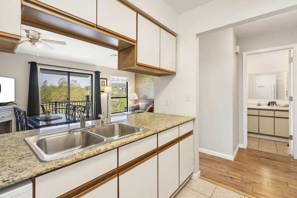 Full Kitchen