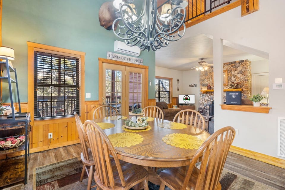Cabin 2 Dining Table
