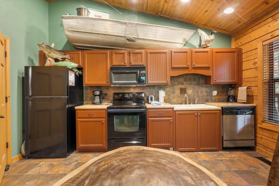 Modern, Full-Size Appliances