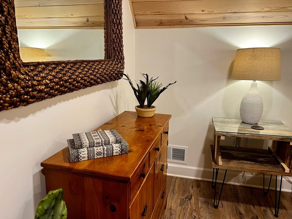 upper level bedroom #5 - king