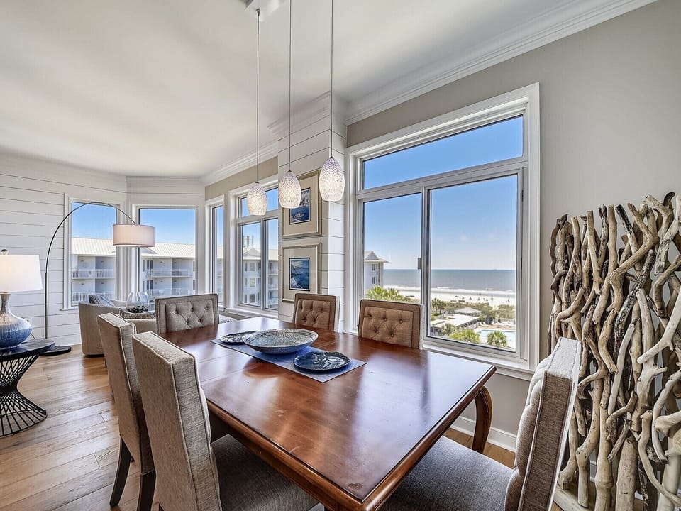 Dining Area with Seating for Six at 1506 SeaCrest
