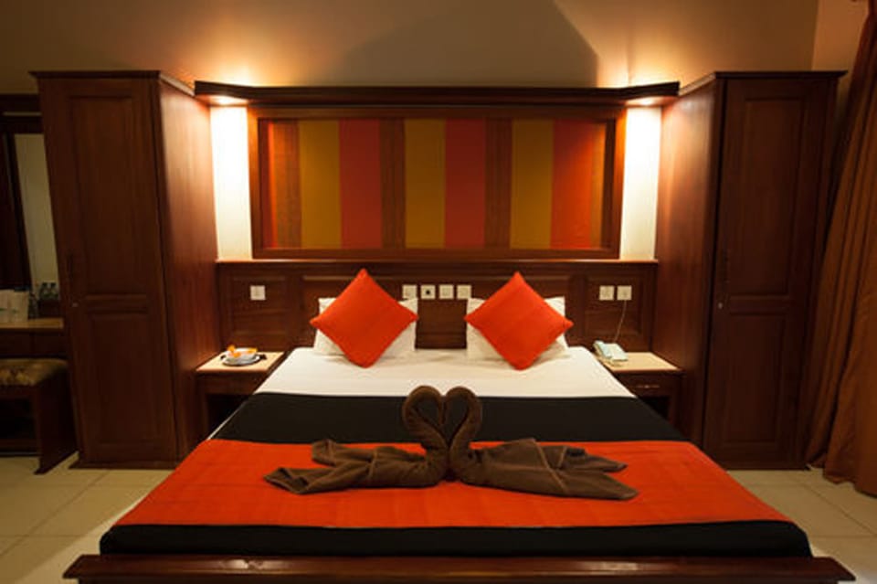 Deluxe Room | 1 bedroom, Egyptian cotton sheets, premium bedding, Select Comfort beds