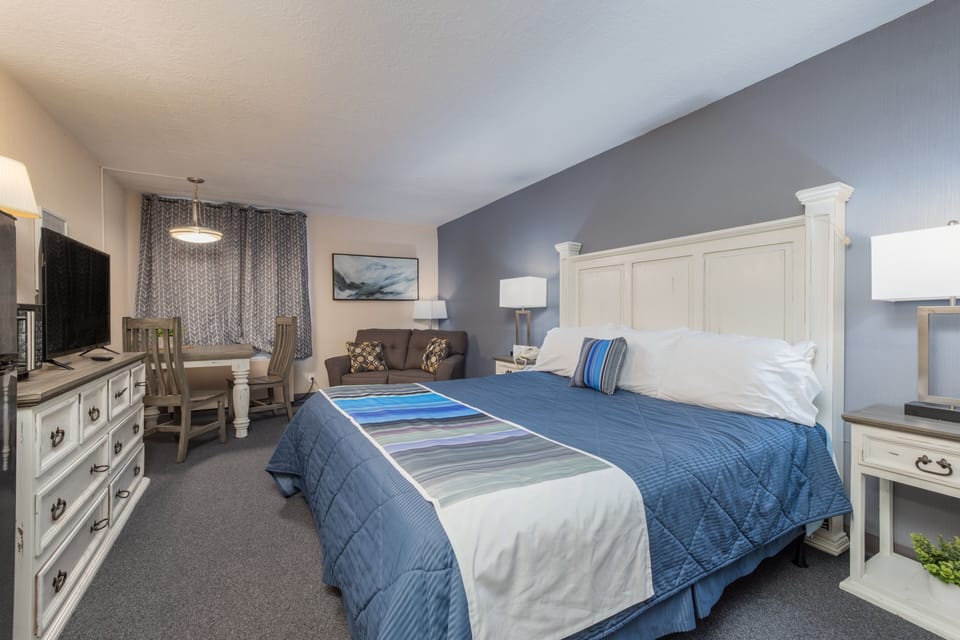 Individually decorated, individually furnished, desk, laptop workspace