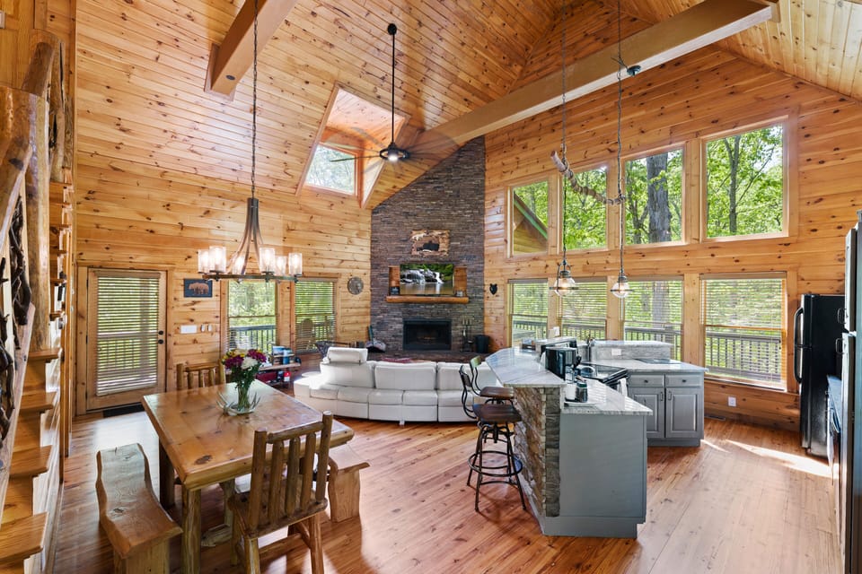 Open Concept Great Room with Elevated Ceilings and Dining for 6 or 8. 