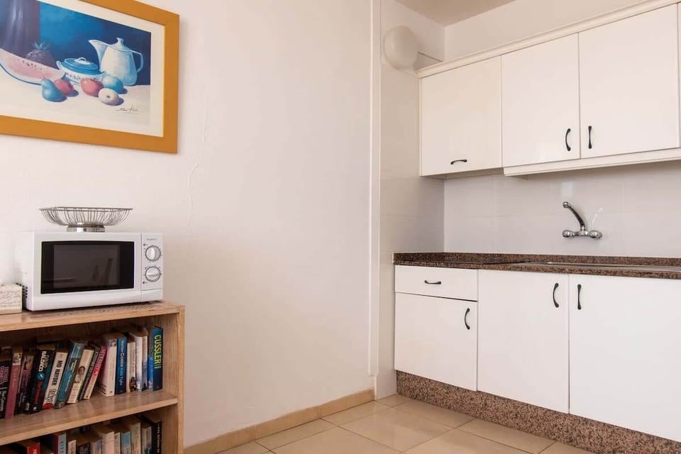 Azahara Playa Microwave