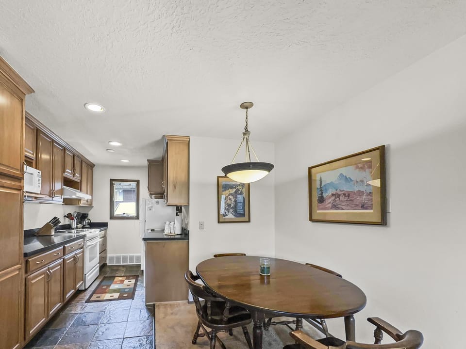 Condo, 2 Bedrooms | In-room dining
