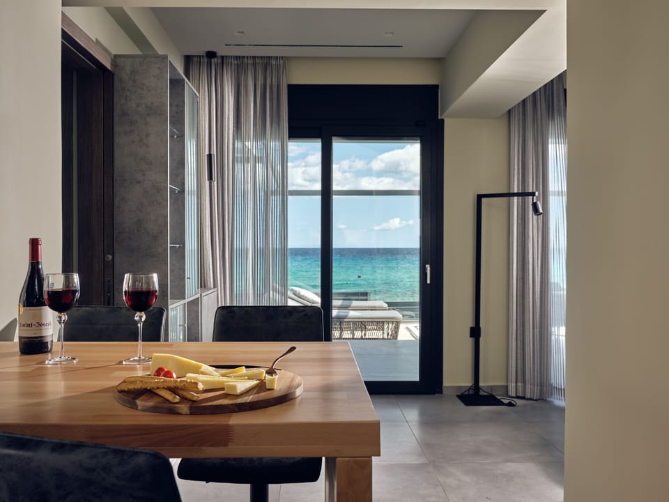 Deluxe Villa | In-room dining