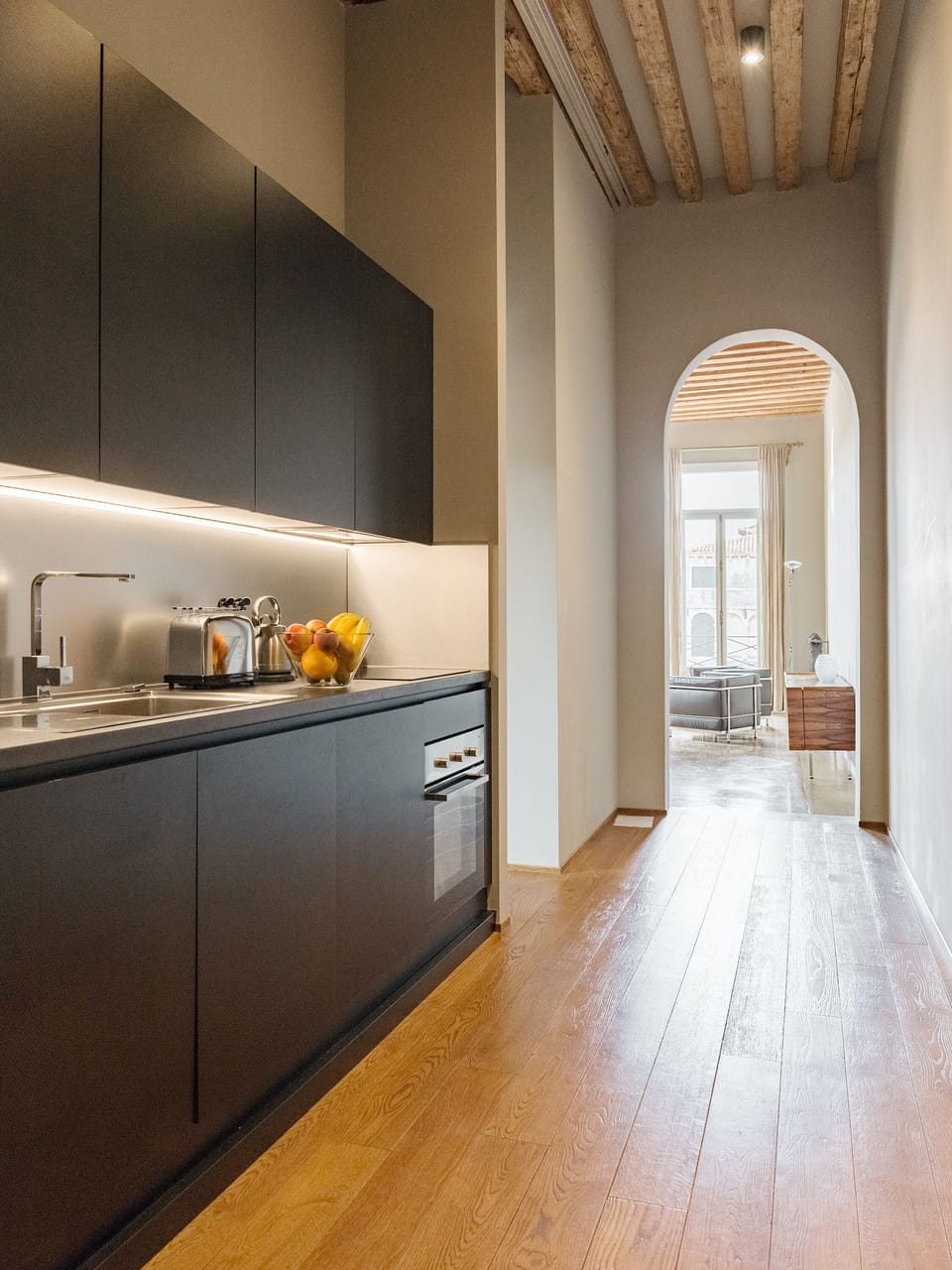Deluxe Apartment, 1 Bedroom, Canal View | Private kitchen | Espresso maker, oven, stovetop, dishwasher