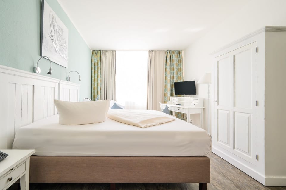 Double Room | Individually decorated, desk, laptop workspace, blackout drapes