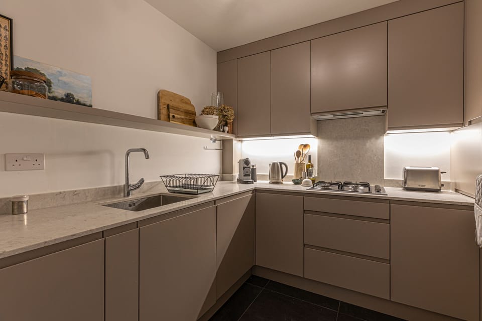 Apartment (2 Bedrooms) | Private kitchen | Microwave, oven, stovetop, dishwasher