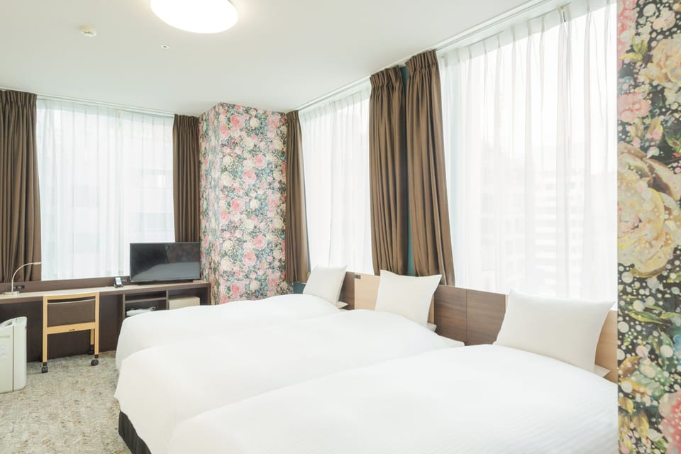 Triple Room, Non Smoking (Rose Floor) | Down comforters, in-room safe, desk, laptop workspace