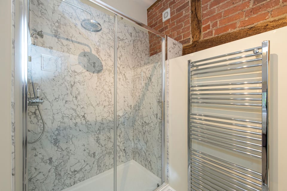 The Hop Kiln - First floor: En-suite shower room