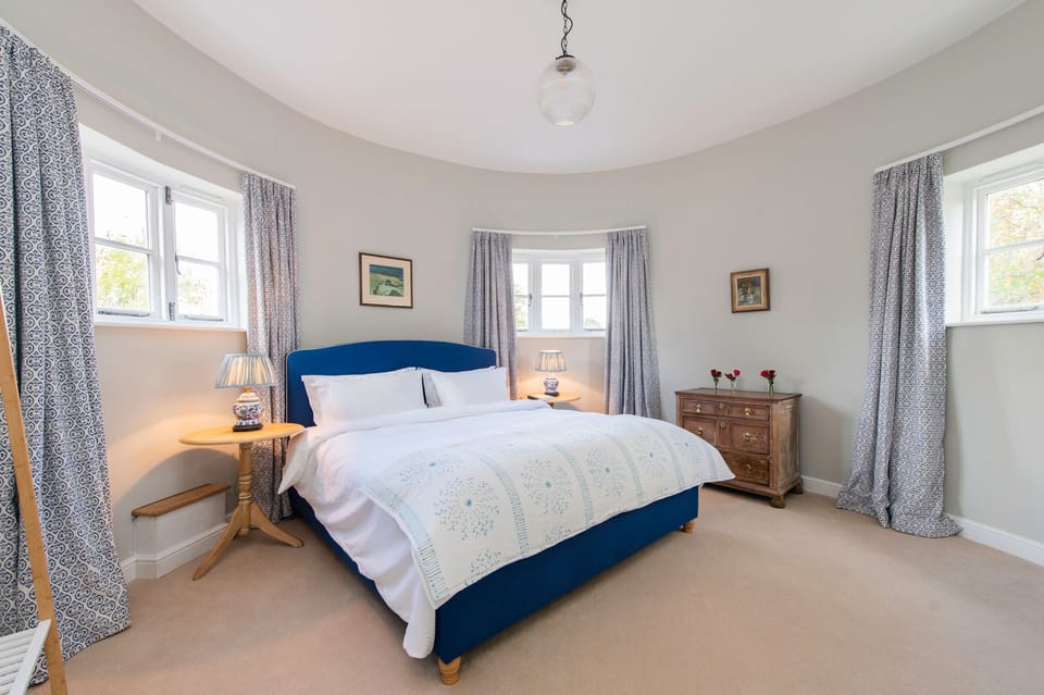 The Hop Kiln - First floor: Master bedroom, located within the circular part of the former hop kiln