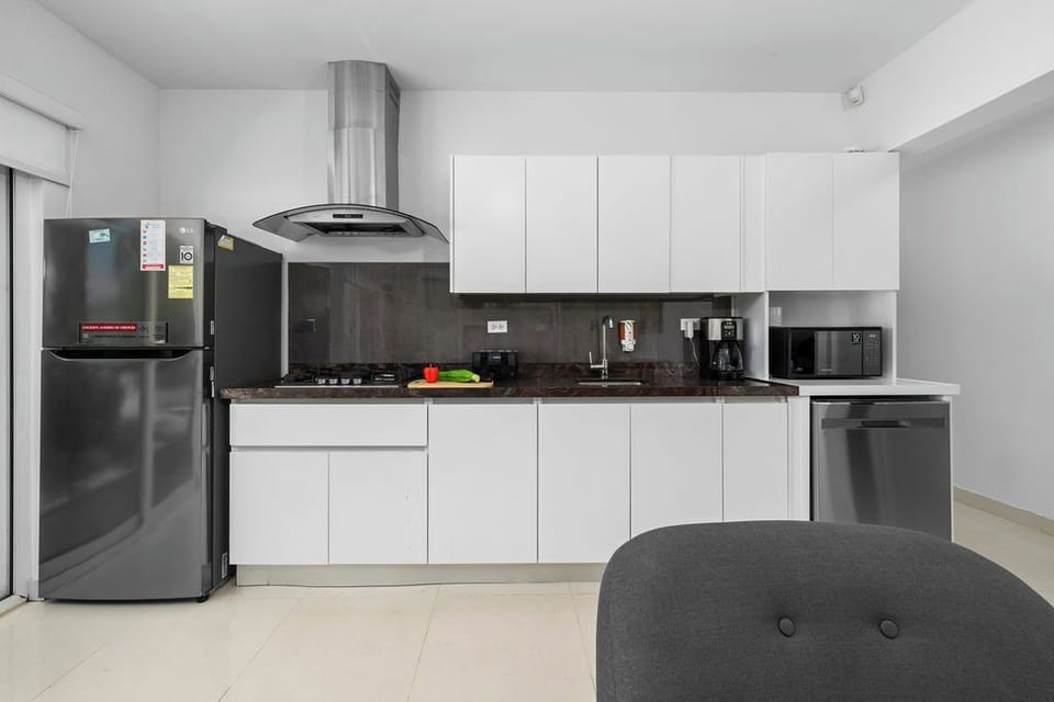 Whether you’re brewing your morning coffee or preparing a family feast, this fully equipped kitchen makes it easy and enjoyable. Enjoy the flexibility of home-cooked meals while on vacation!