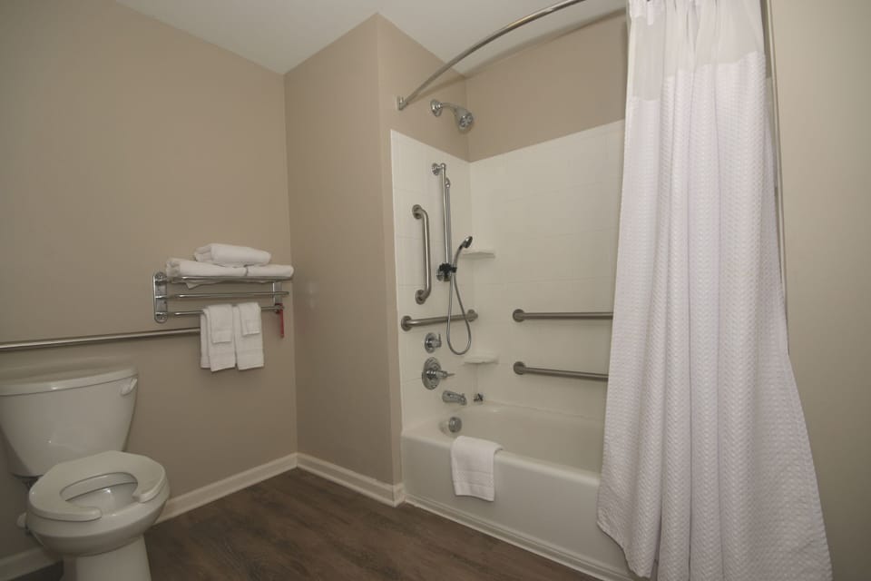 Studio, 2 Queen Beds | Bathroom | Combined shower/tub, free toiletries, hair dryer, towels
