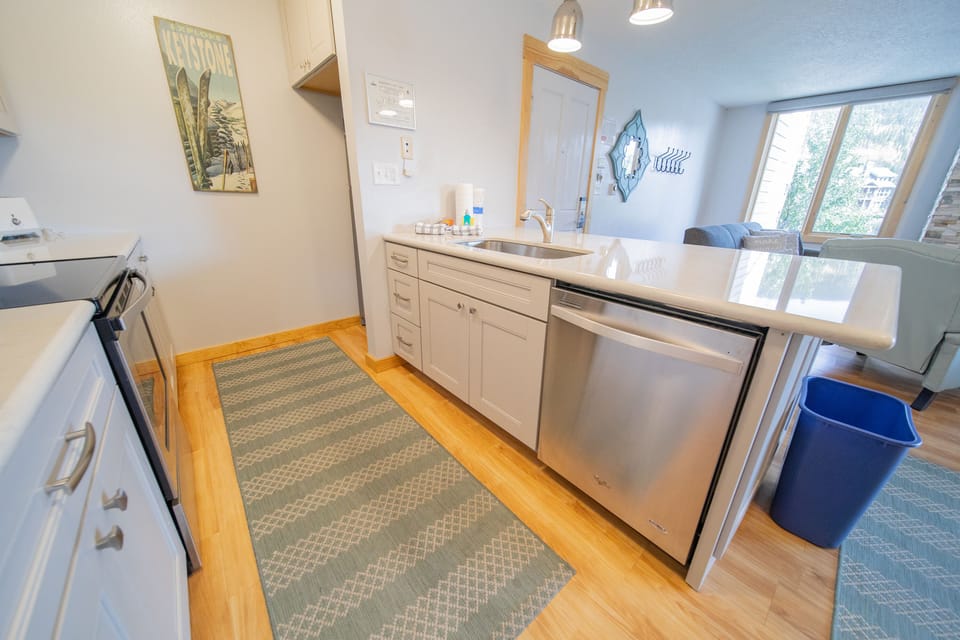 Bright, fully equipped kitchen
