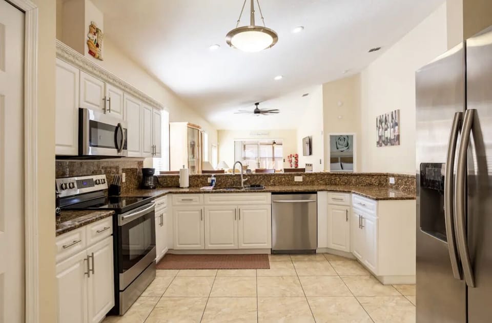 kitchen full