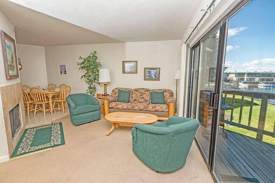 Living Room - View of the Water