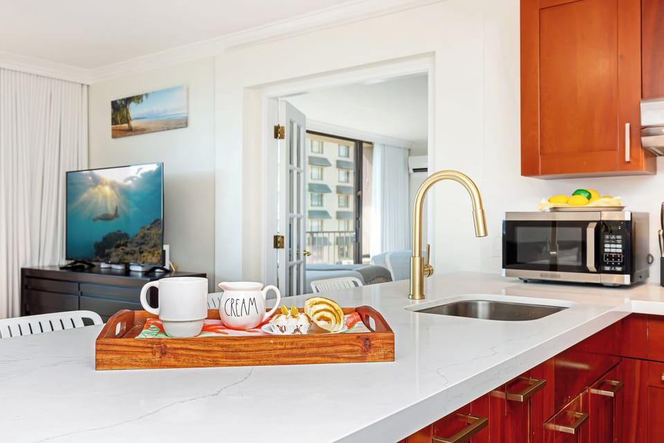 Spacious kitchen island, ideal for preparing and enjoying mealS