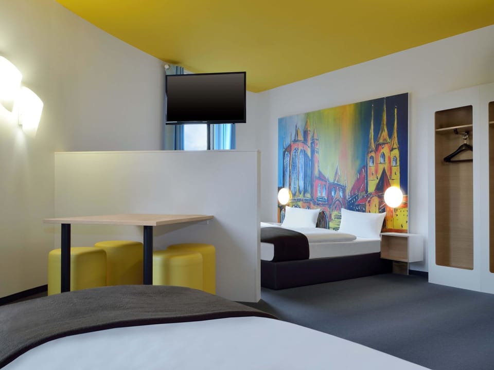 Quadruple Room | Desk, soundproofing, free WiFi, bed sheets