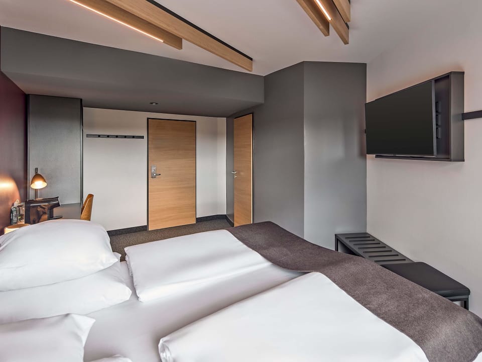 Premium Double Room | Desk, soundproofing, free WiFi, bed sheets